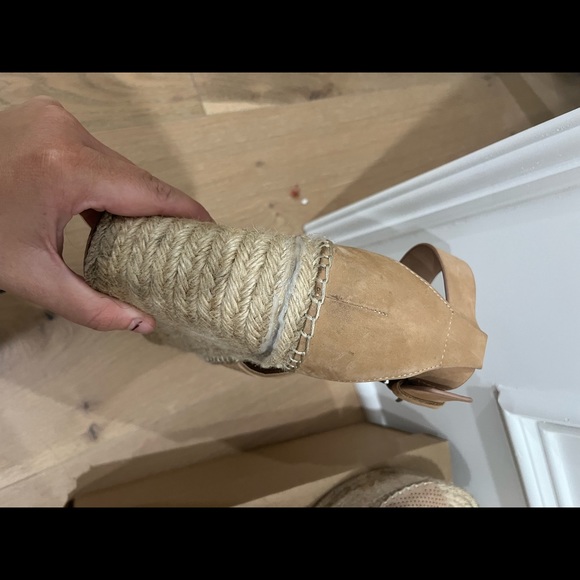 Marc Fisher Mlannie Wedge Sandals Perforated Leather Espadrilles Tan size 8 - Picture 6 of 6